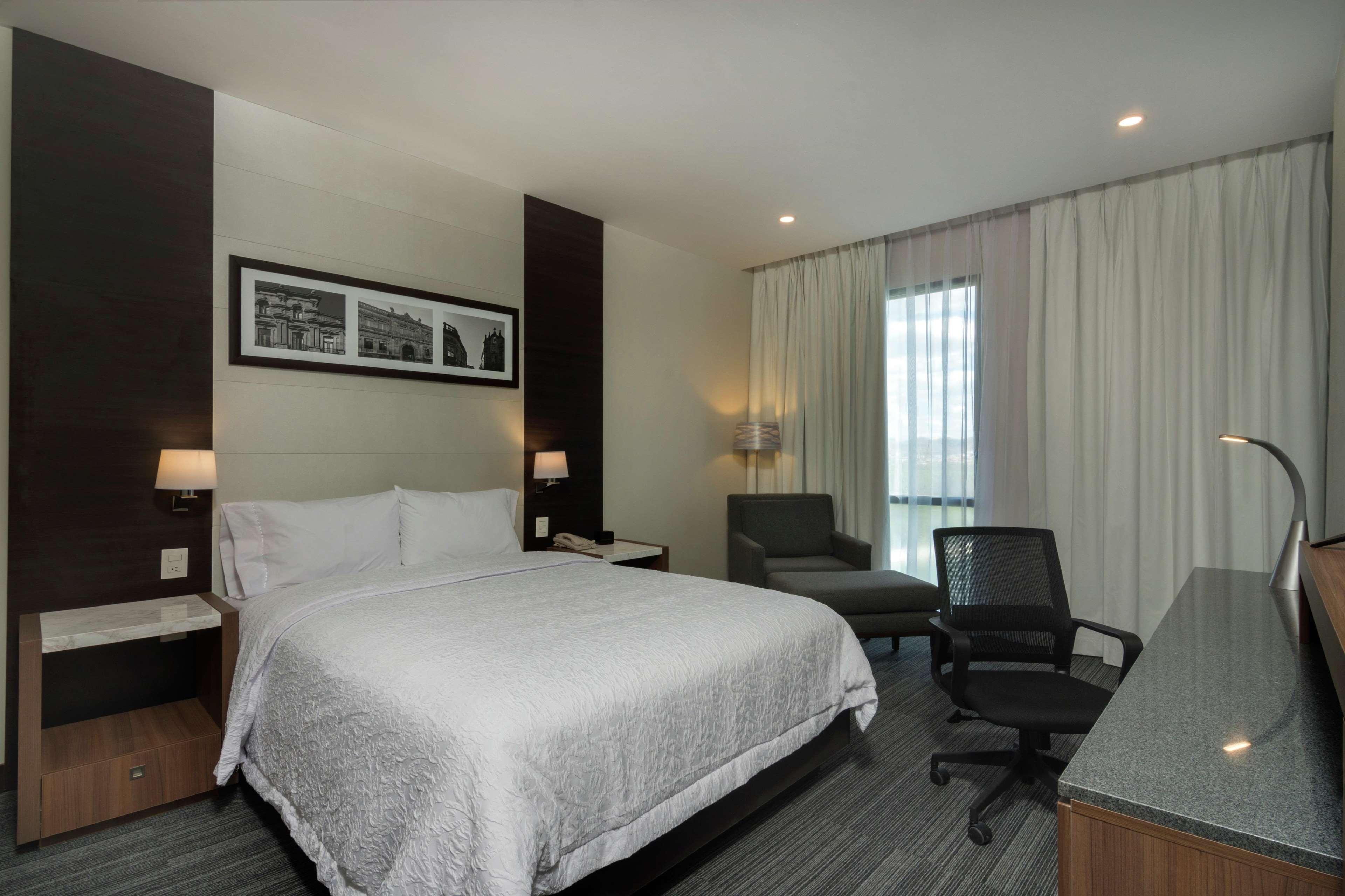 Hampton Inn And Suites San Luis Potosi Slp Eksteriør bilde