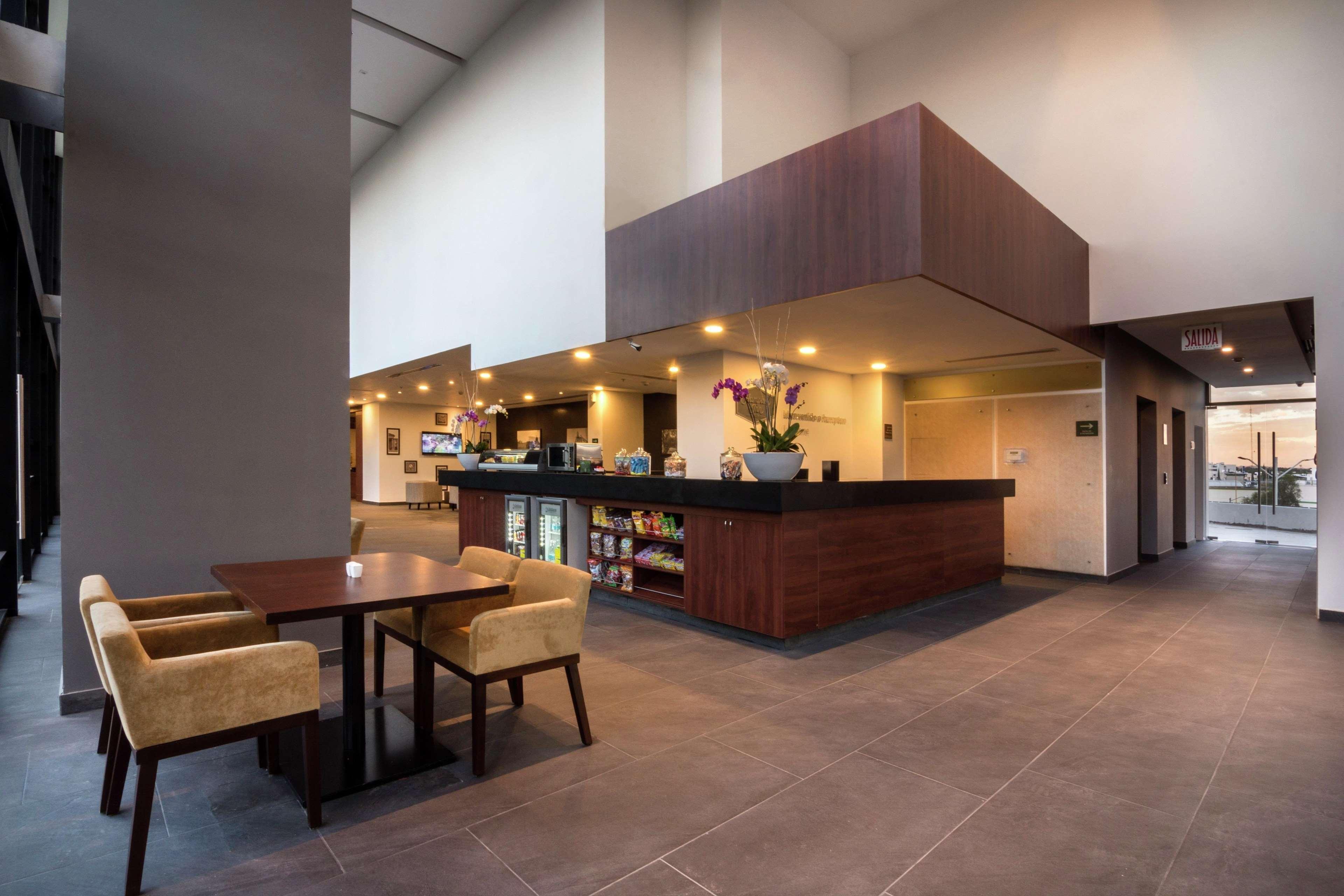 Hampton Inn And Suites San Luis Potosi Slp Eksteriør bilde