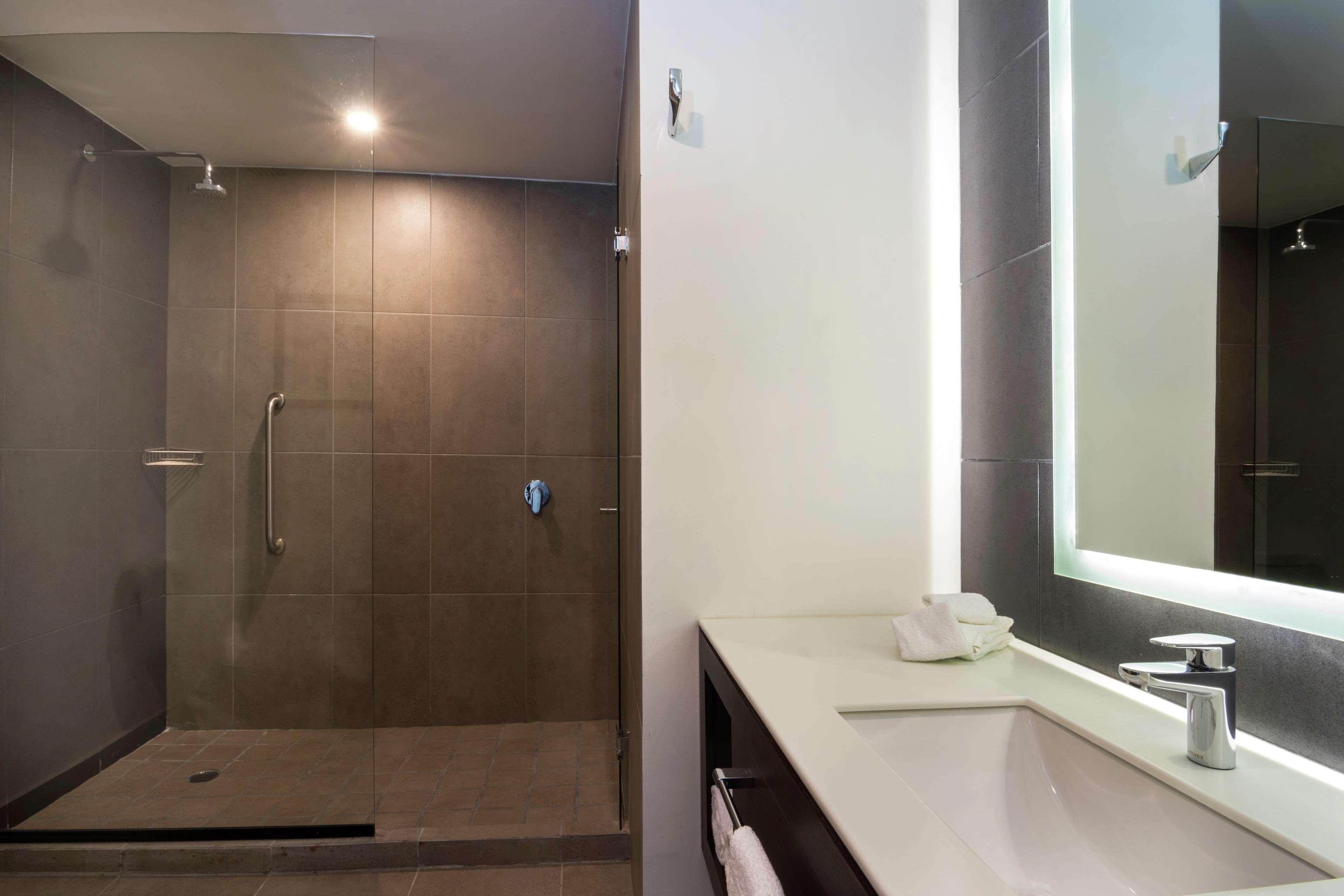 Hampton Inn And Suites San Luis Potosi Slp Eksteriør bilde